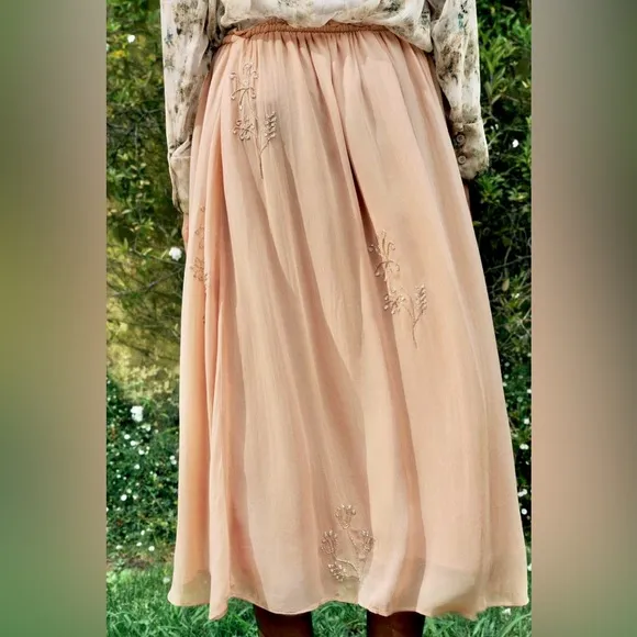 Zara NWT embroidered floral appliqués embellished flower mesh midi flowy skirt