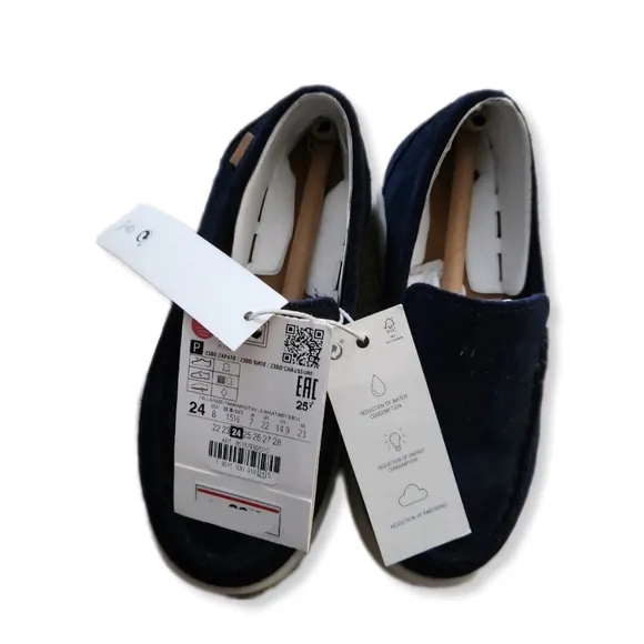 Zara Suede Loafer Flats Navy With white rubber slip resistant sole toddler sz 8