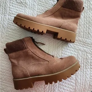 Zodiac Chelsea suede leather sweater with zipper boots