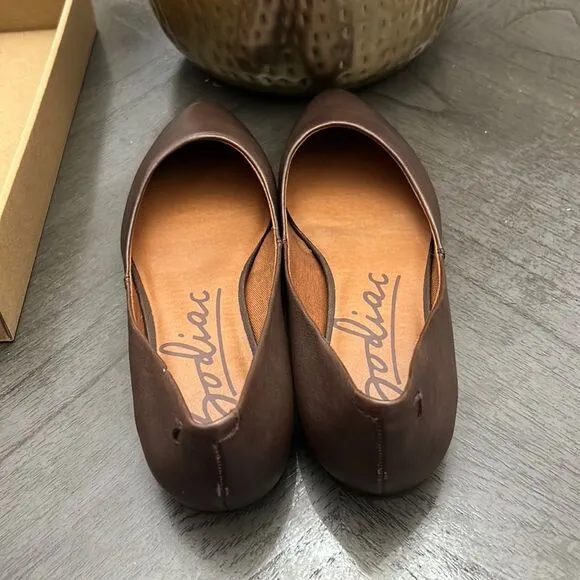 ZODIAC Women's Hill Pointed Toe Flats