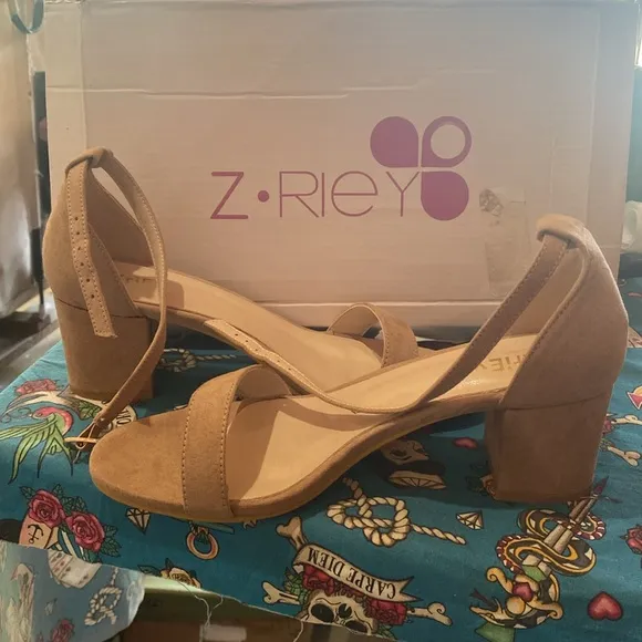 ZriEy Women's Strappy Chunky Low Heeled Sandals 2 Inch Open Toe Block Heels