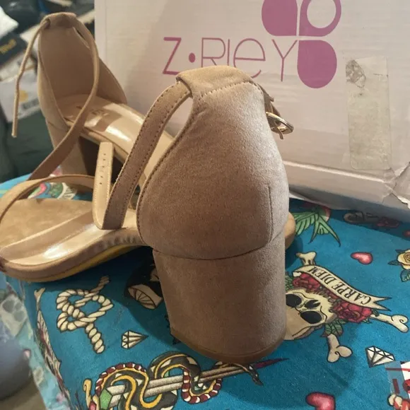 ZriEy Women's Strappy Chunky Low Heeled Sandals 2 Inch Open Toe Block Heels