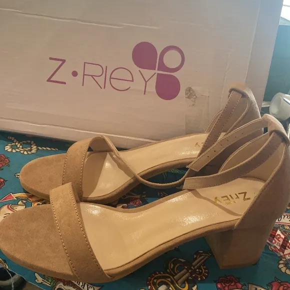 ZriEy Women's Strappy Chunky Low Heeled Sandals 2 Inch Open Toe Block Heels